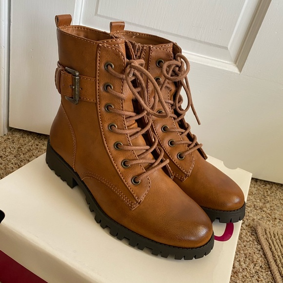 ✨LAST ONE✨SO Brown Combat Boots - Picture 3 of 11